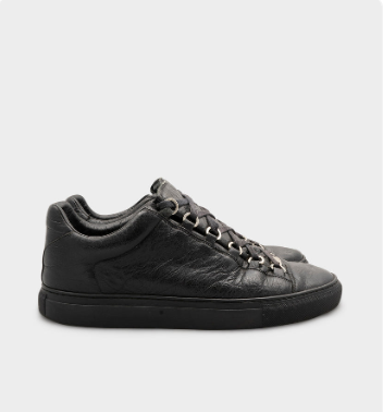 Arenas (Black)