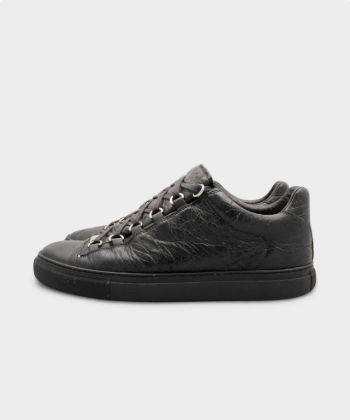 Arenas (Black)