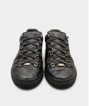 Arenas (Black)